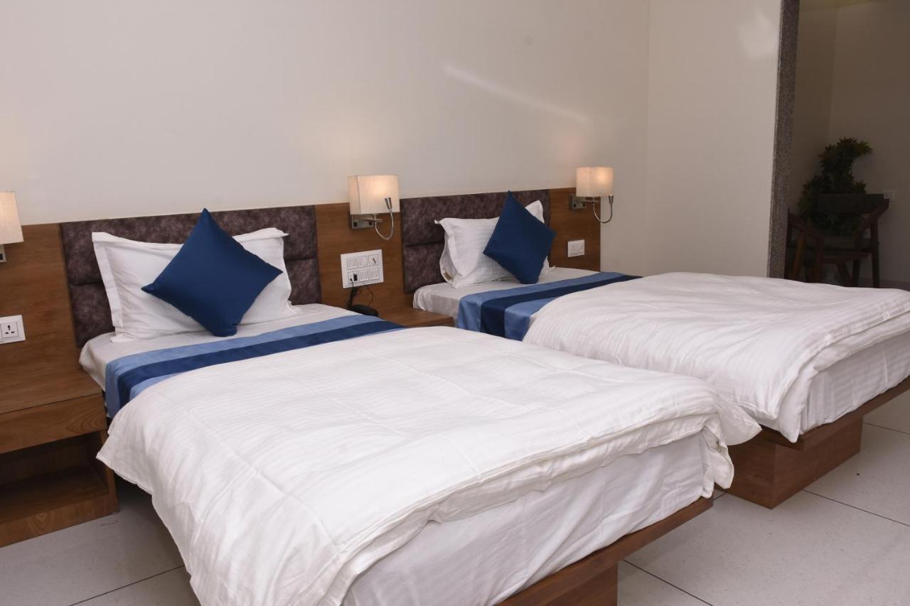 Hotel Golden Palace & Rooms Halol Екстер'єр фото