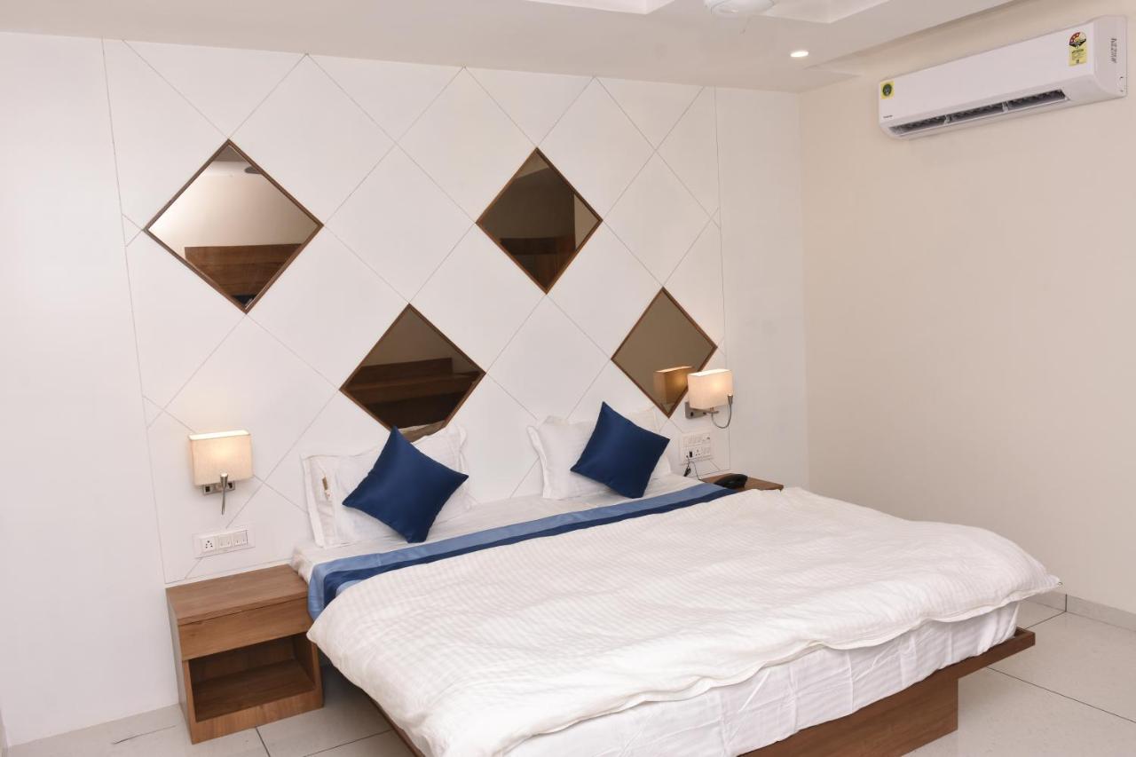Hotel Golden Palace & Rooms Halol Екстер'єр фото