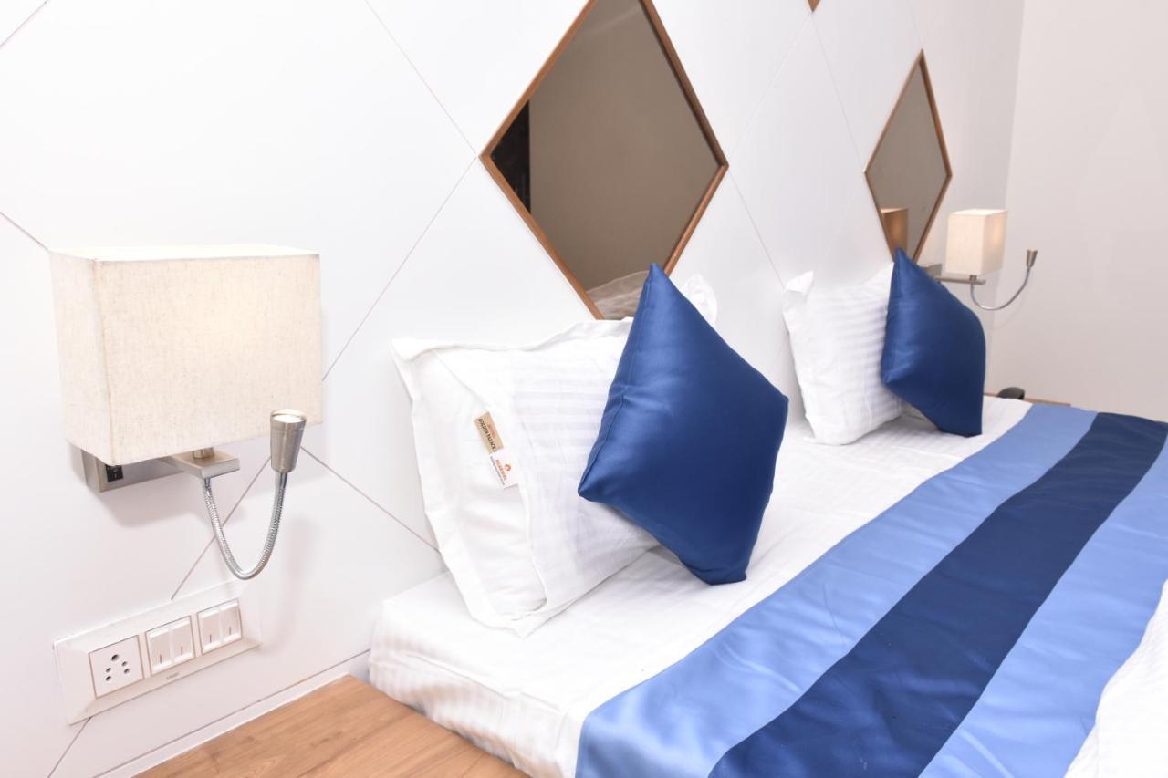 Hotel Golden Palace & Rooms Halol Екстер'єр фото